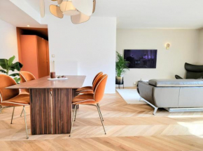 Luxury Flat with balcony near Arc de Triomphe